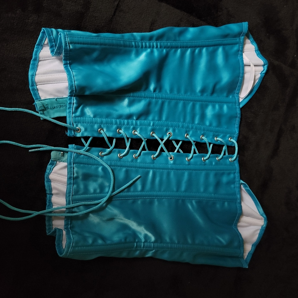 Corsets - Picture 4 of 4